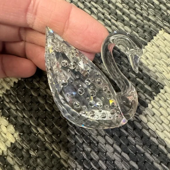 Swarovski Crystal Swan With Stand - Picture 6 of 6